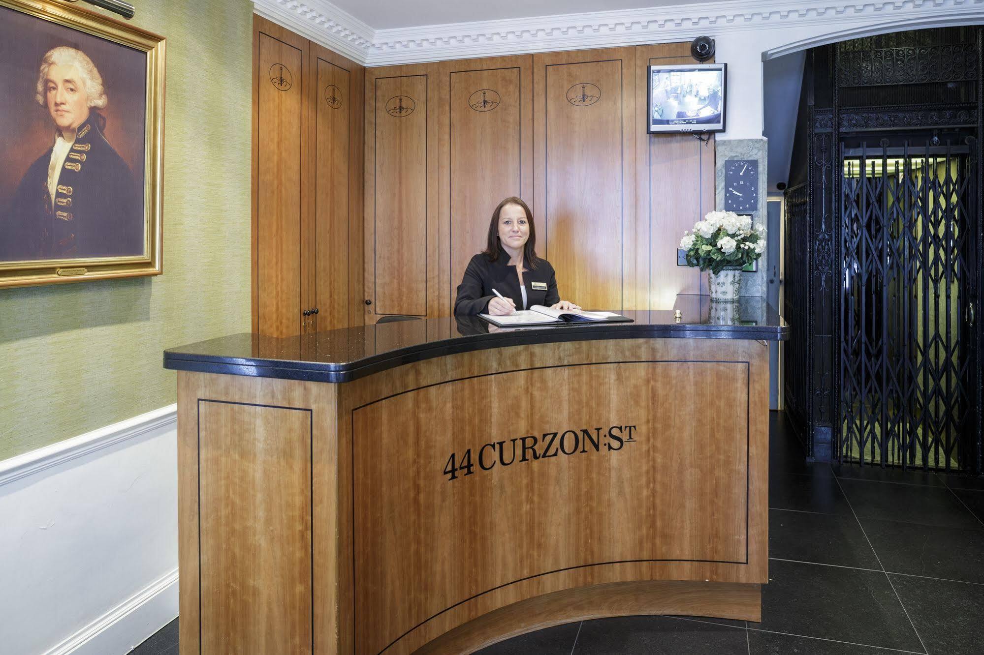 Апарт-отель 44 Curzon Street By Mansley 4*